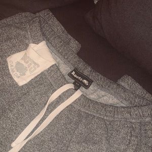 Size small women’s roots sweatpants